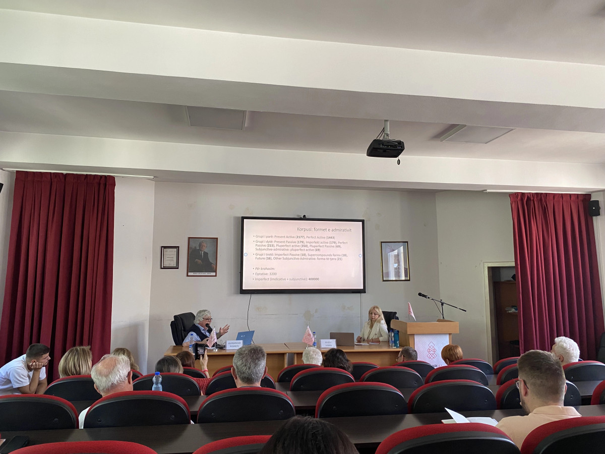 Seminari në hap me habitoren e në habi me shtegtimin e Camajt