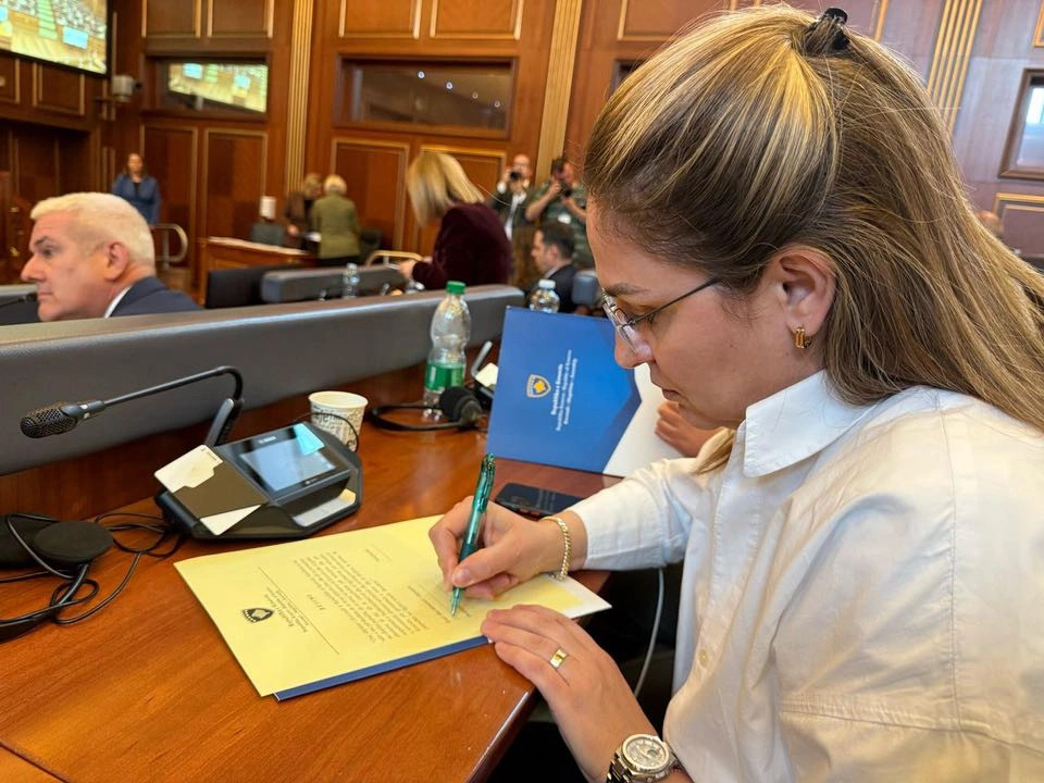 Selimi tregon pse nuk votoi pro Gërvallës kryeparlamentare