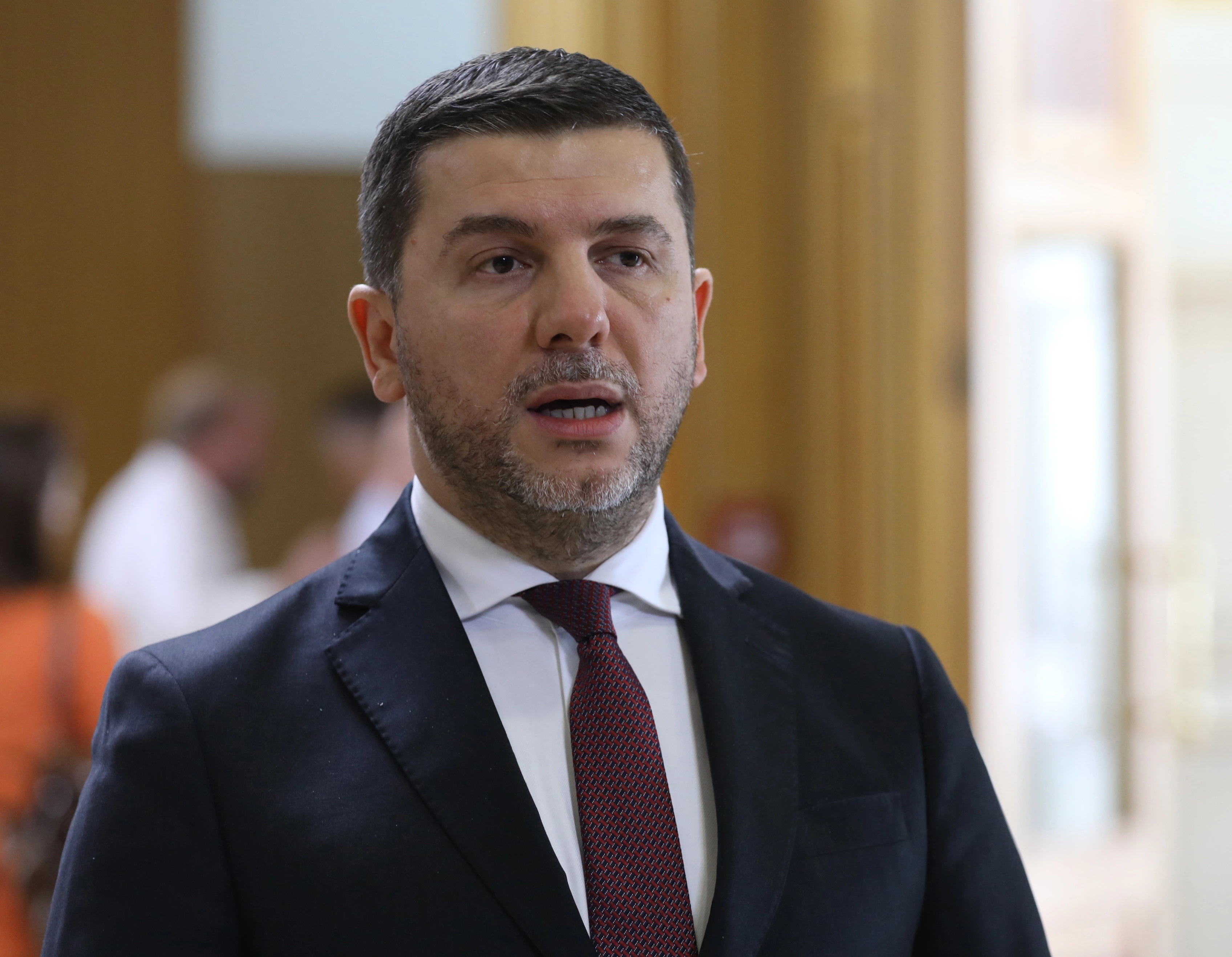 Krasniqi: VV-së ia votojmë vetëm ndonjë kandidat që s’ka qenë pjesë e Qeverisë