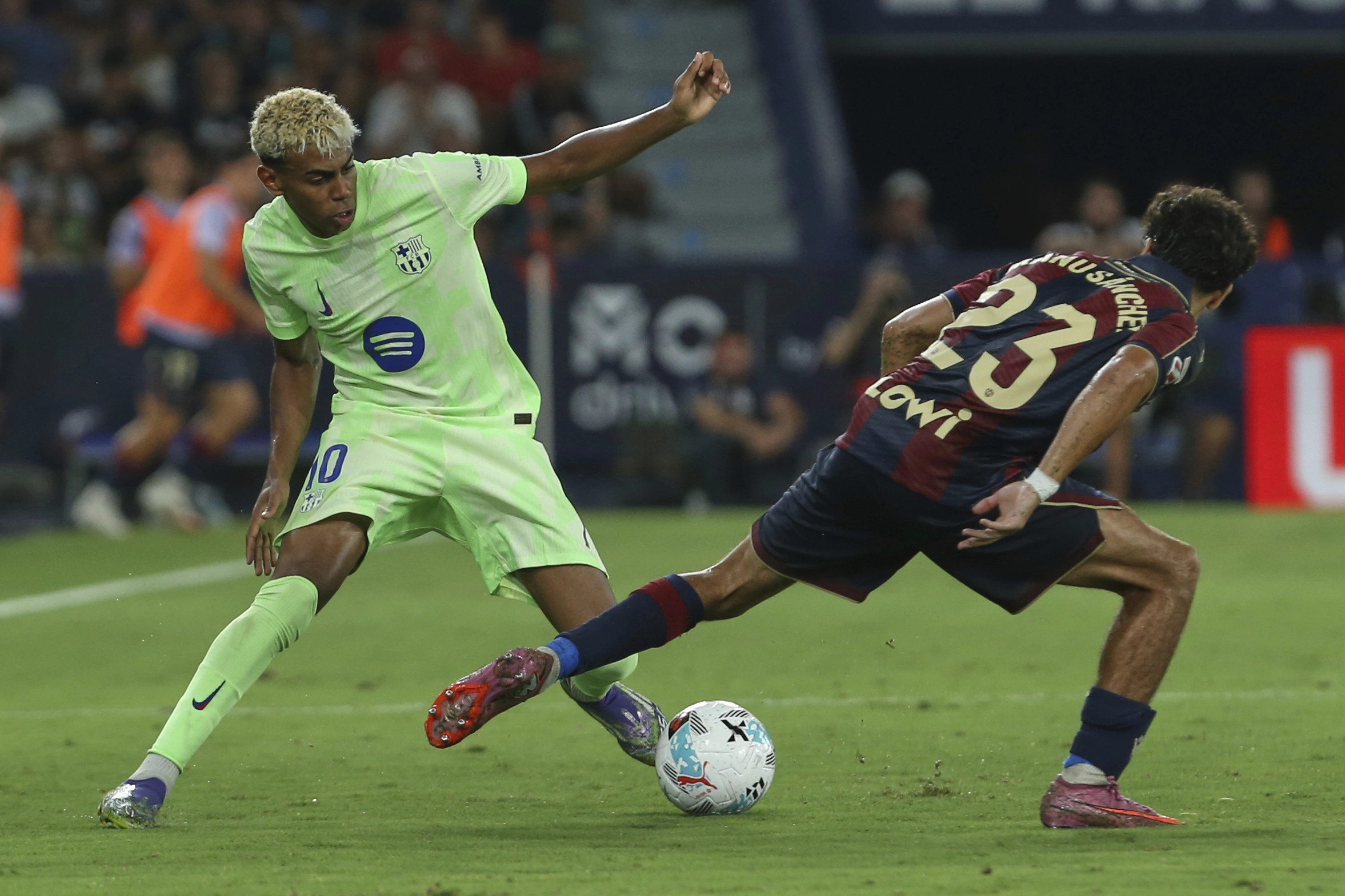 Barça me përmbysje kampioni