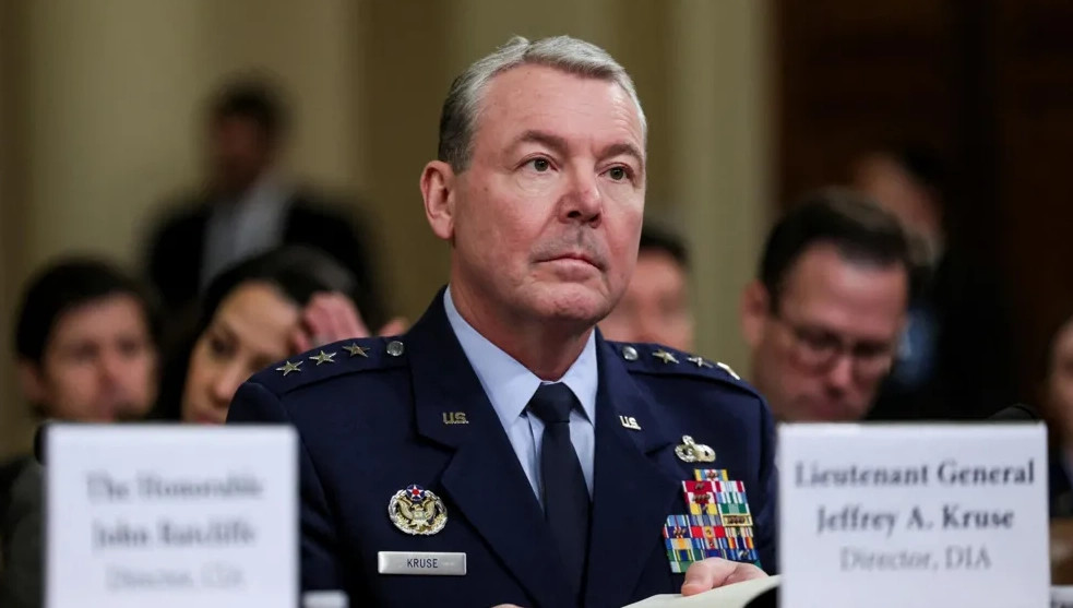 Pentagoni shkarkon shefin e inteligjencës