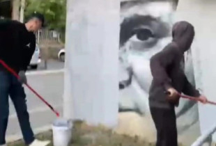 Fshirja e muralit të Ratko Mlladiqit