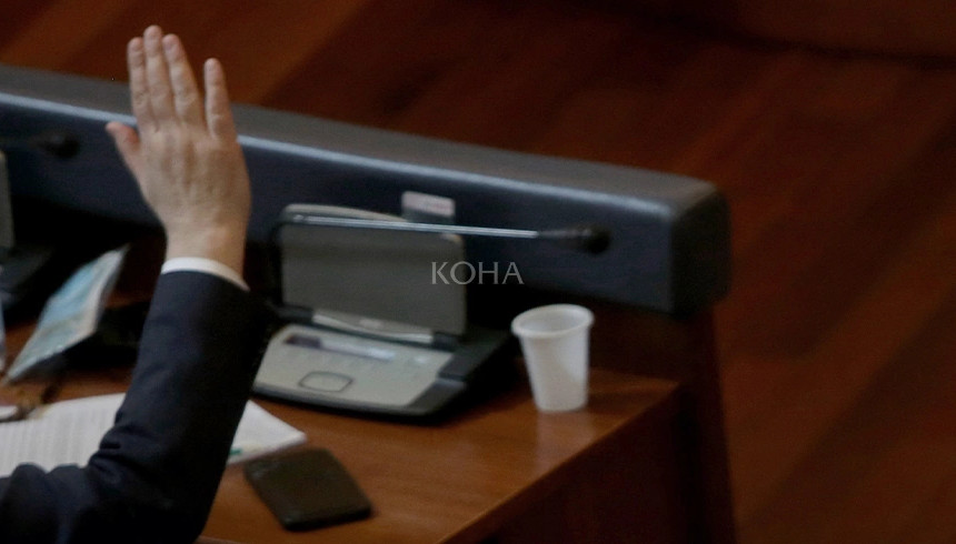 Votimi - kuvendi - dora duke votuar - ngritja e dores