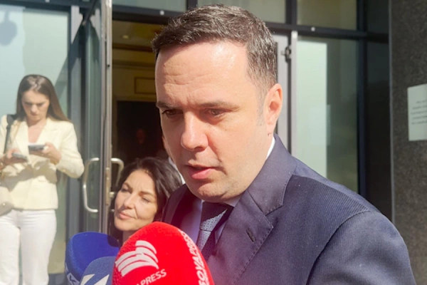 Abdixhiku: Gabim trashanik vota e dy partive të ish-opozitës për Dimal Bashën