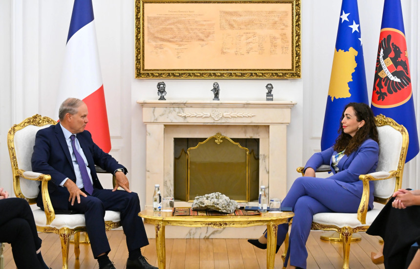 Presidentja Vjosa Osmani i ka thënë të dërguarit të posaçëm të Francës për Ballkanin Perëndimor, ambasador Rene Troccaz