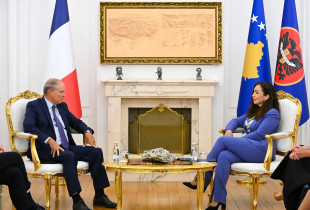 Presidentja Vjosa Osmani i ka thënë të dërguarit të posaçëm të Francës për Ballkanin Perëndimor, ambasador Rene Troccaz