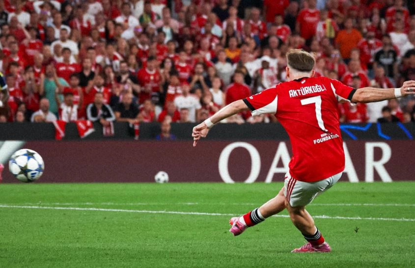 Benfica e eliminon Fenerbahçen