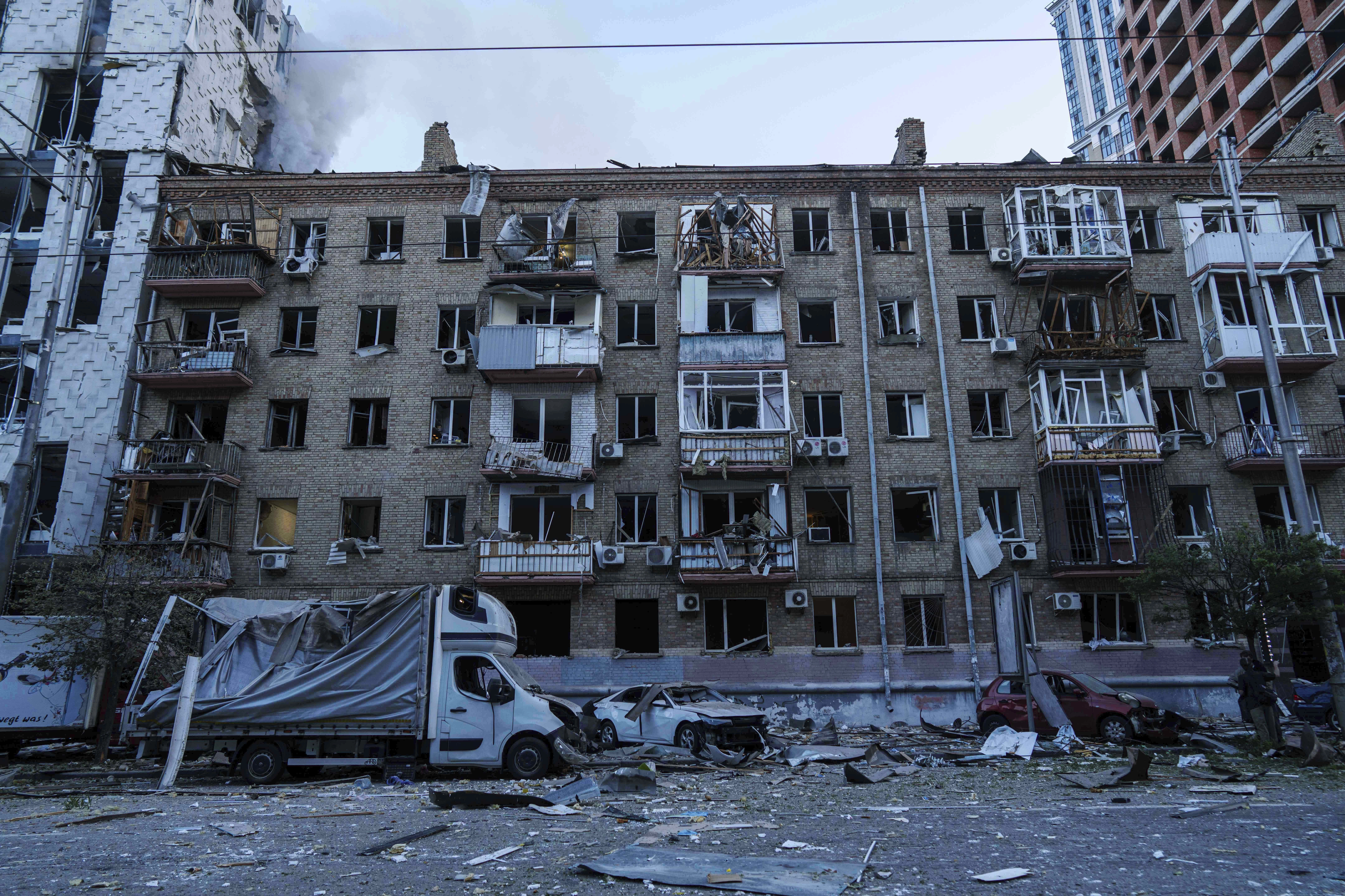 Shkon në 12 numri i viktimave nga sulmi rus në Kiev