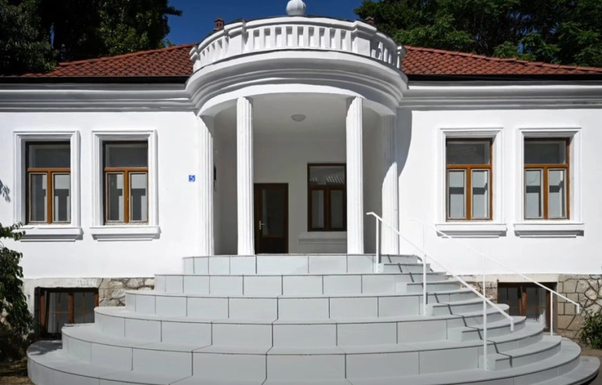 Arti që sjell “Autostrada Biennale” ka peshë, e Shtëpia e rinovuar e Shani Efendiut është shenja e radhës që lë kjo ngjarje në Prizren. Do të jetë hapësirë e re për komunitetin artistik