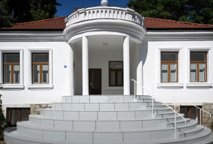 Arti që sjell “Autostrada Biennale” ka peshë, e Shtëpia e rinovuar e Shani Efendiut është shenja e radhës që lë kjo ngjarje në Prizren. Do të jetë hapësirë e re për komunitetin artistik