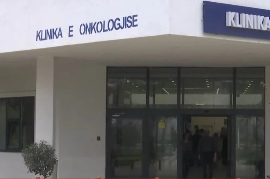 Arratiset i burgosuri që po trajtohej në Onkologji