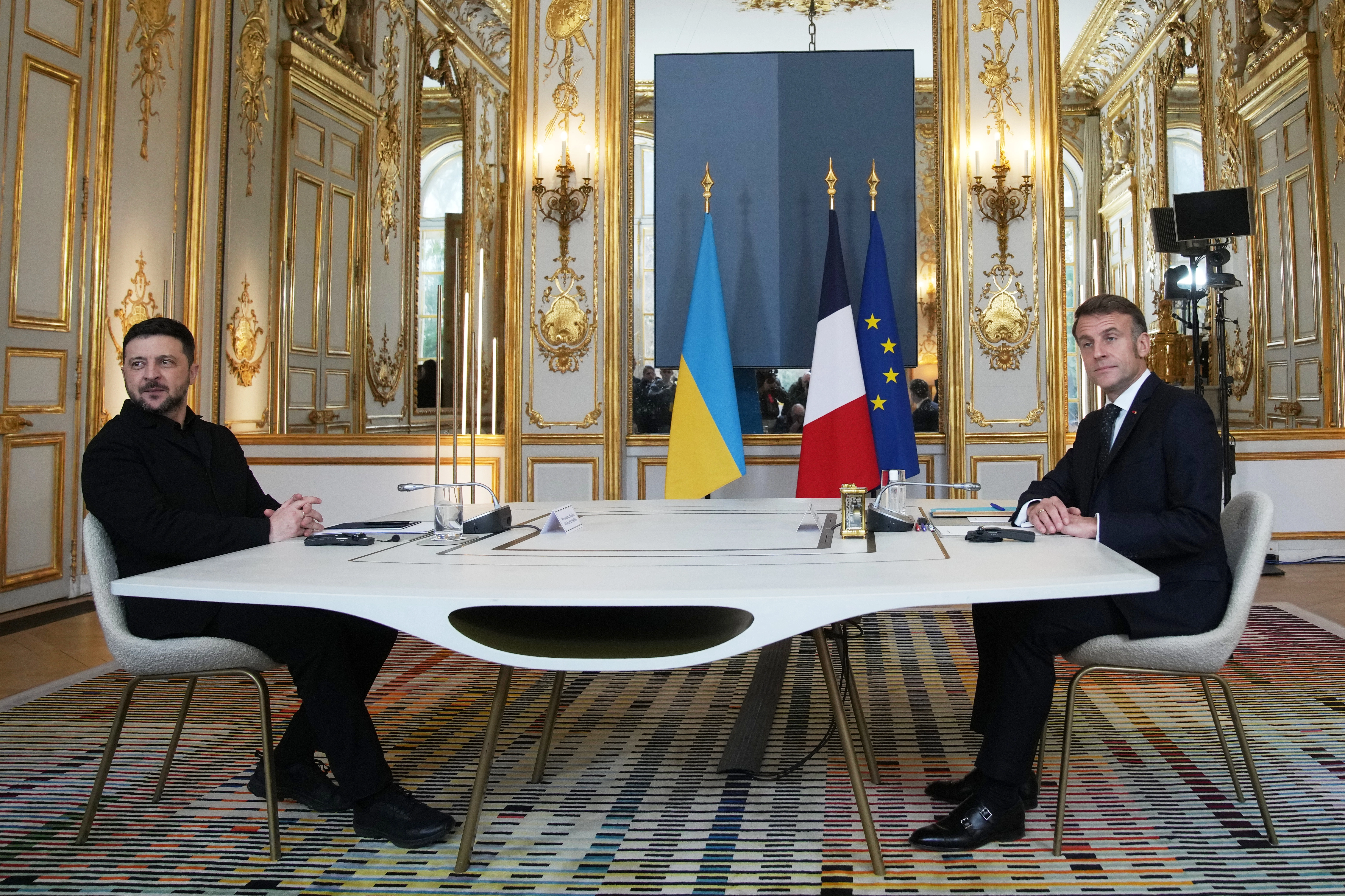 Volodymyr Zelensky dhe Emmanuel Macron