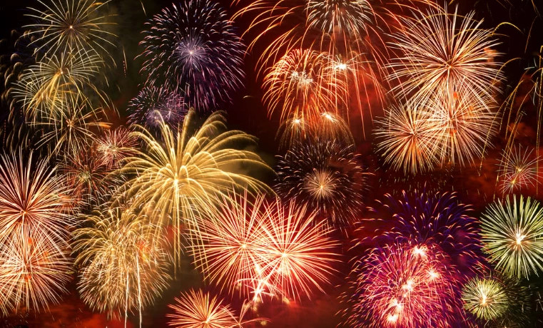 Si u krijuan fishekzjarret  si bëhen me ngjyra dhe forma të ndryshme 