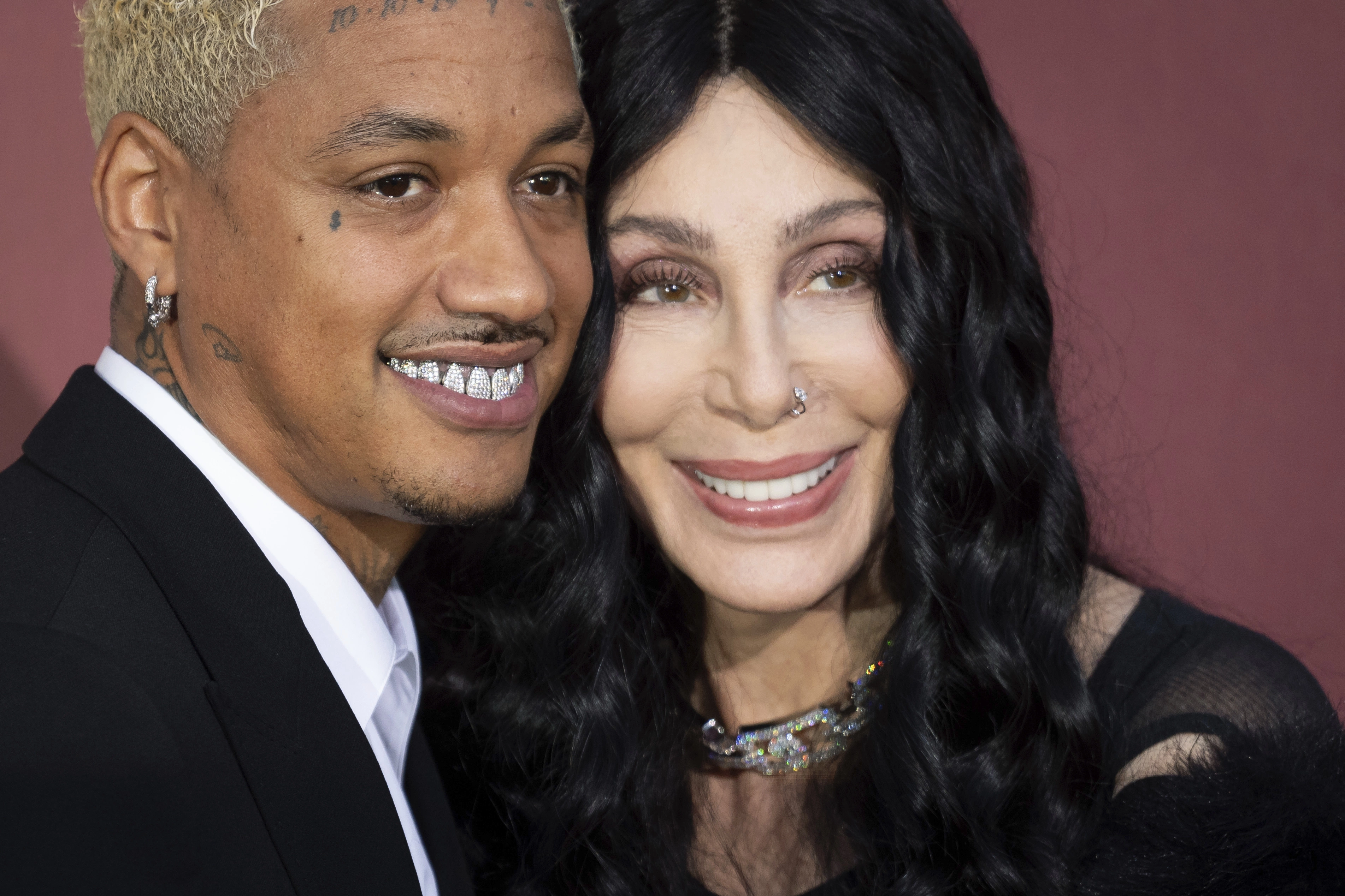 Alexander Edwards dhe Cher