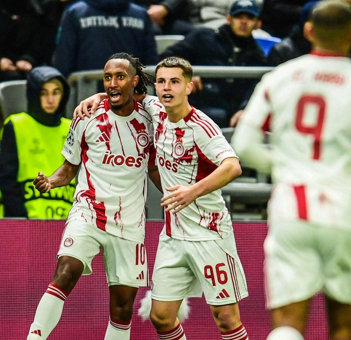 Fitorja e parë për Olympiacosin në Champions