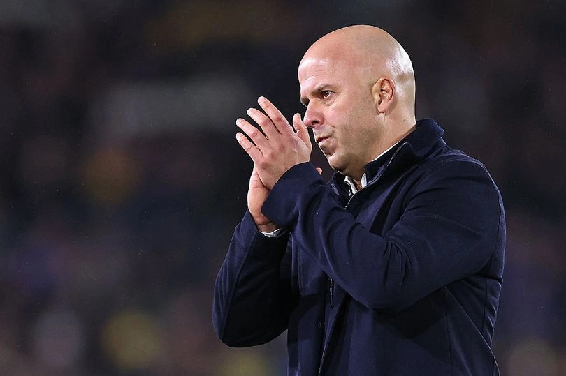 tifozet-e-liverpoolit-perkrahin-slotin-ne-konfliktin-me-salahun