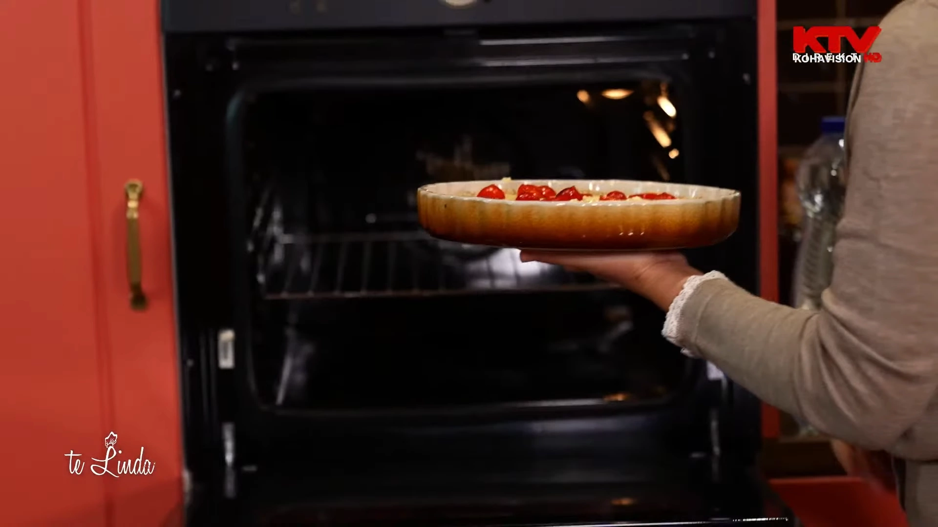 Bukë misri me djathë dhe domate - Receta e Lindës