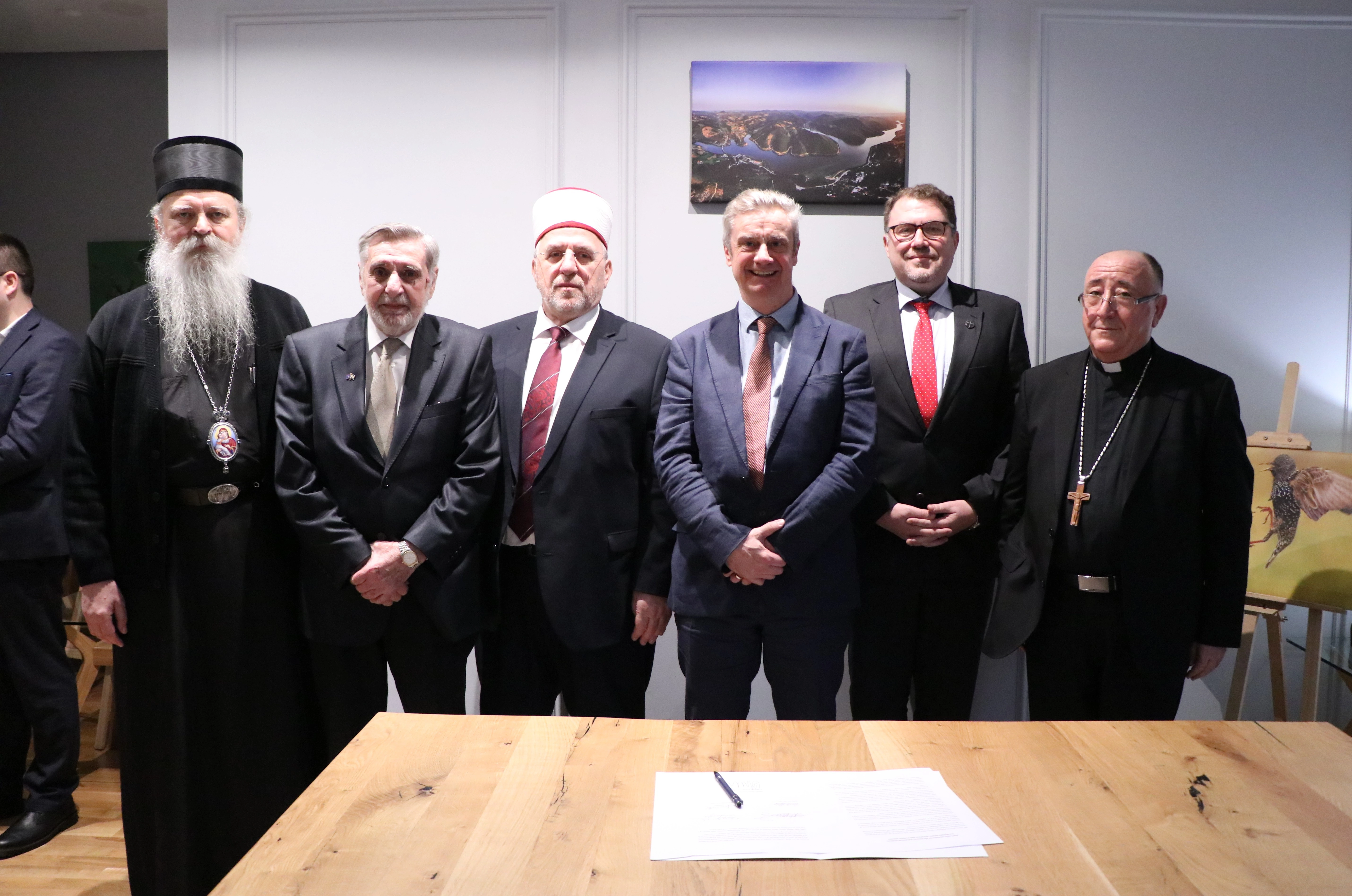 Liderët fetarë në Kosovë nënshkruajnë deklaratë kundër dhunës me bazë gjinore