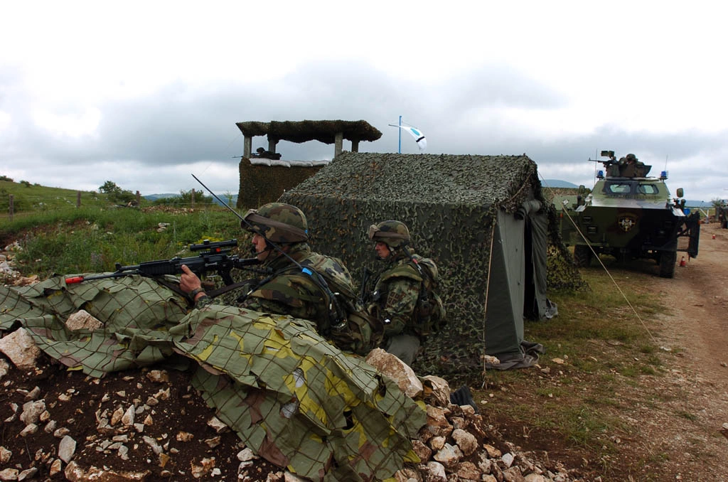 Viqentijeviq e pranon se në bazën ushtarake në Serbi janë trajnuar 120 persona nga veriu