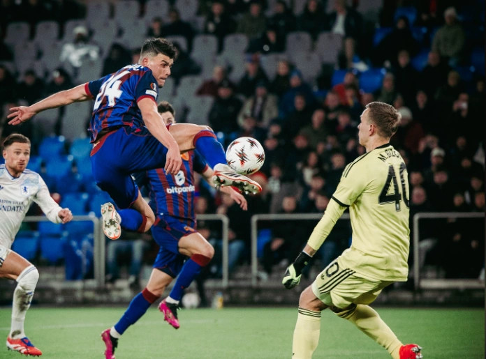 asistimi-i-bukur-i-shaqirit-nuk-i-mjafton-baselit