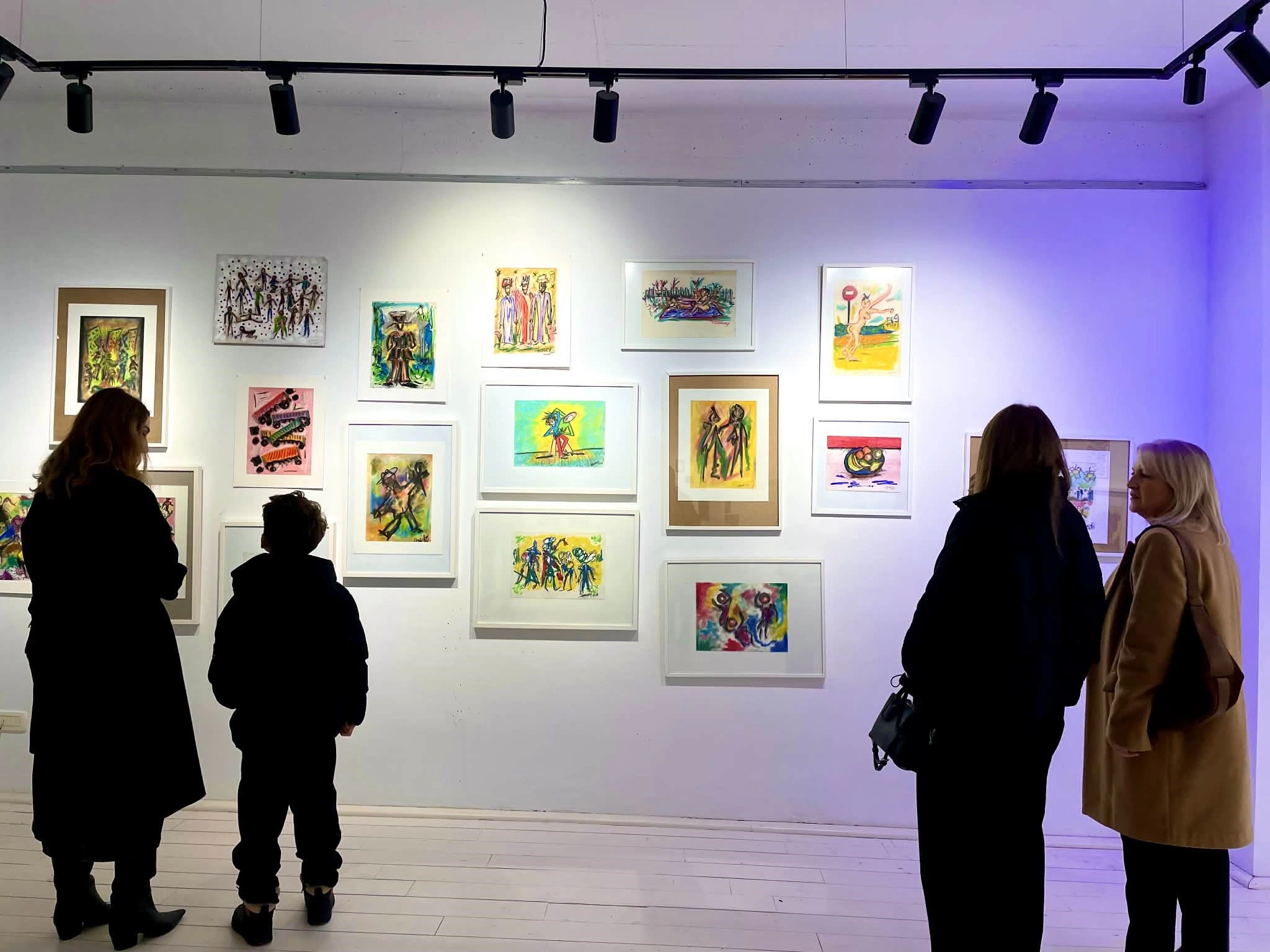 Arti i Joseph Jeremiah Langleyt midis errësirës së syve të tij e bën atë magjik, të mahnitshëm, të përtejmë. Art i një imagjinate krejt tjetër