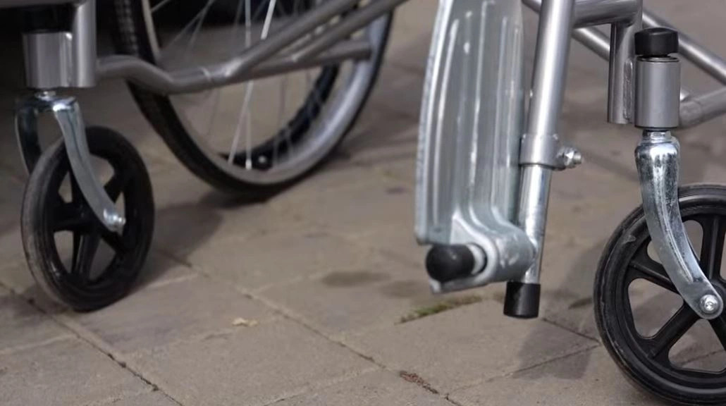 SHSKUK ja firmosi kontratë për shpërndarje të pajisjeve për të paralizuarit  por s po zbatohet