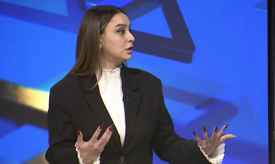 Kënga për Kurtin  Fetoshi  Jonormale t i këndohet dikujt për pushkë kur s e ka prekë pushkën