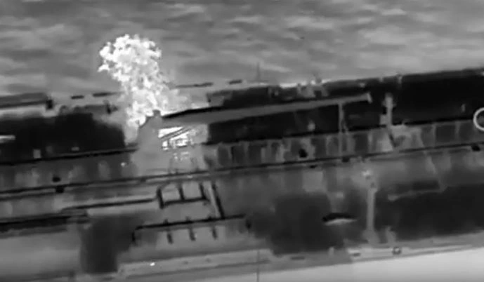 Ukraina godet një anije ruse të naftës në Detin Mesdhe