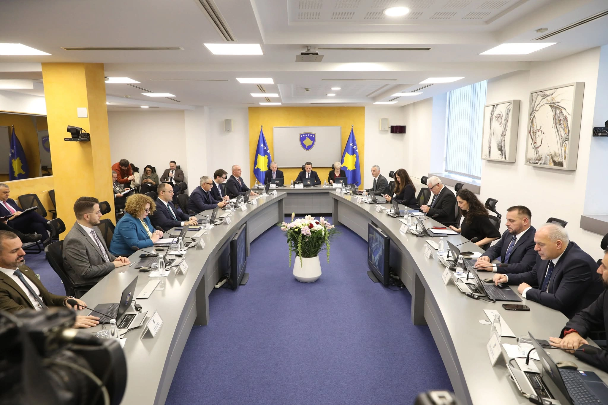 Mbledhja e Qeverise ne detyre - 19 dhjetor