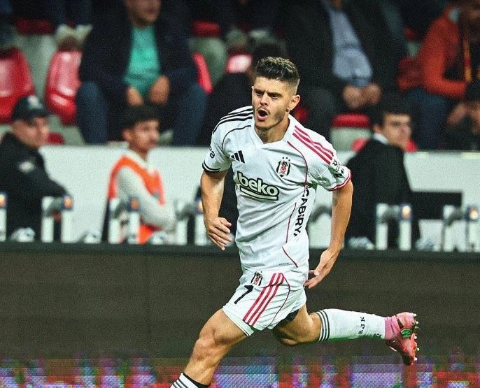 Rashica ia siguron fitoren Beshiktashit