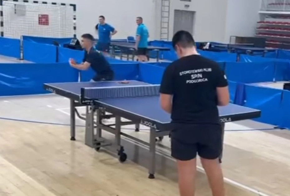 Bëri shqiponjën  pingpongisti i ri diskualifikohet nga turneu në Mal të Zi