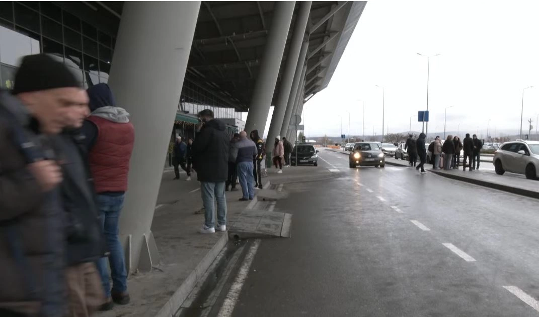 Diaspora ne Aeroport