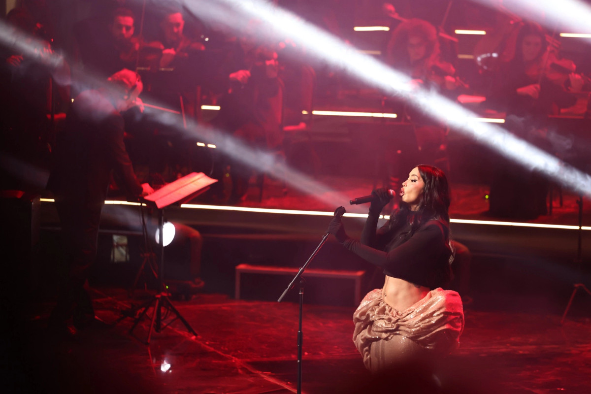  SuperNova  me koncert të dyfishtë i vë flakën  Sallës së djegur 