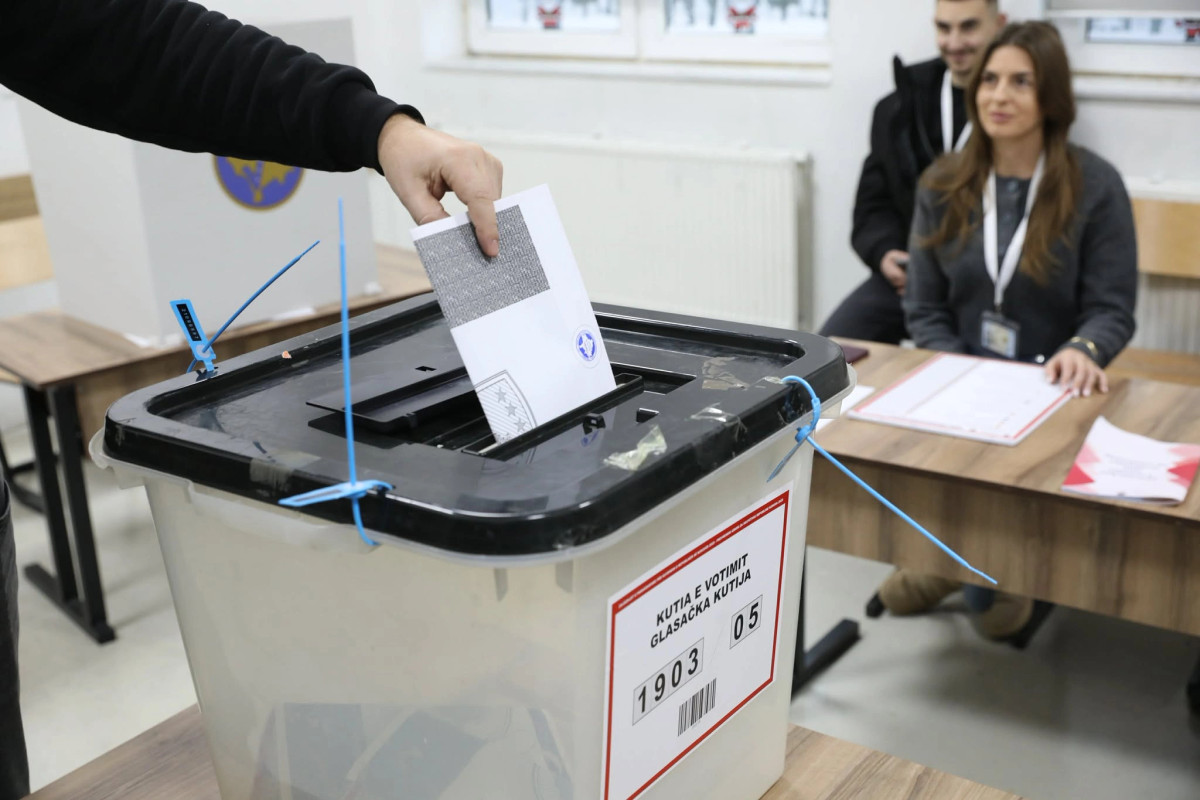 Deri në orën 14 00 votuan 18 35  të qytetarëve