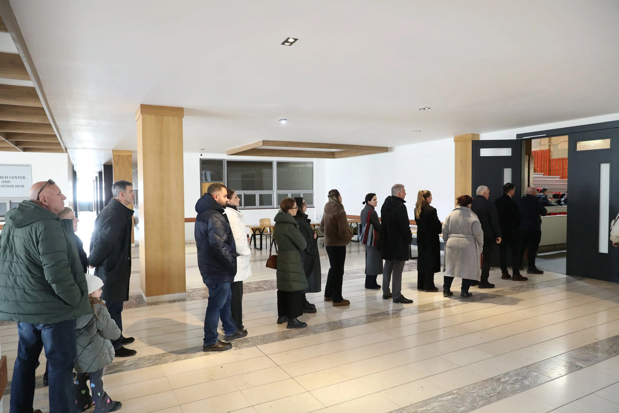 “Përpjekje që t’i jepet fund krizës” – titujt e mediave botërore për zgjedhjet në Kosovë