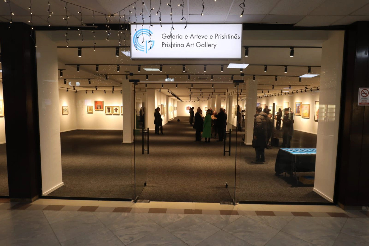 retrosinteze-inauguron-galerine-e-prishtines-me-veprat-e-pioniereve