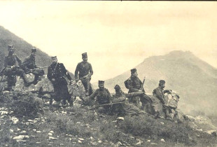 Grup oficerësh serbë në Luftën e Parë Ballkanike, drejt Lezhës më 1912