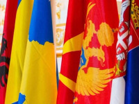 Flamujt-Kosova-Serbia-Ballkani