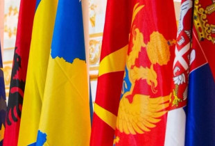 Flamujt-Kosova-Serbia-Ballkani