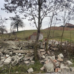 objekti i rrenuar ne Jabllanice ku mbeten te vdekur tre femije