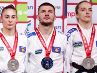 Nora Gjakova, Akil Gjakova, Distria Krasniqi