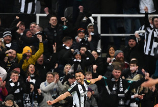 Newcastle shkëlqen në një tjetër ballafaqim me Arsenalin