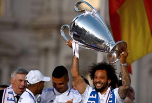 Marcelo me trofeun e Real Madridit