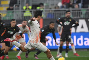 Roma mposht Venezian me gol të Dybalas