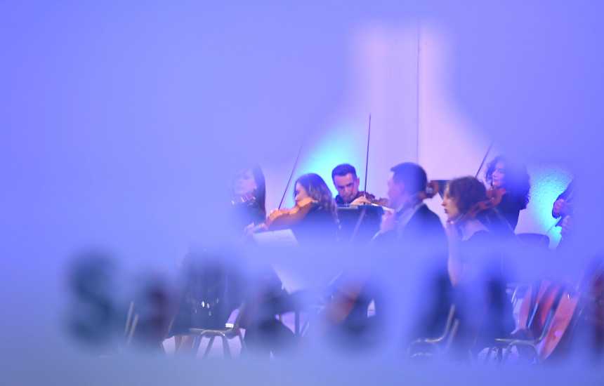 Kultura institucionale varet kryekëput prej politikave kulturore për sa u përket buxhetit e infrastrukturës. Në foto: Filharmonia e Kosovës në Atelienë Pallatit të Rinisë, i cili kaherë s’i plotëson kushtet për ngjarje të tilla (Foto: Arben Llapashtica)