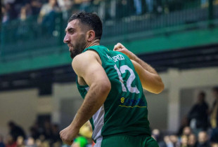 Trepça në epërsi prej tri pikëve pas çerekut të tretë
