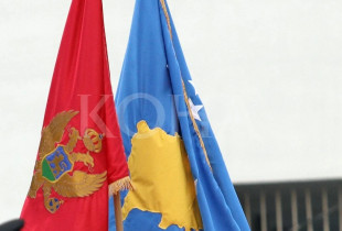 Flamujt e Kosovës dhe Malit të Zi / Foto: KOHA