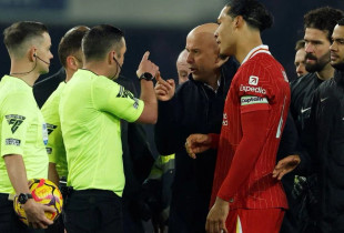Sloti flet për ndeshjen e tensionuar me Evertonin