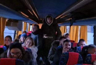 Një grup studentësh serbë të Kosovës u bashkohen protestuesve në Kragujevc