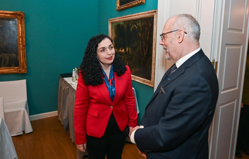 Vjosa Osmani dhe Alar Karis